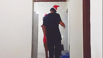 Convidei o inquelino para ir na ceia de natal e transamos muito