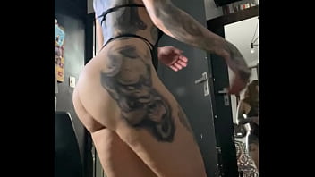 Eu bem gostosa e com fogo pra vocês