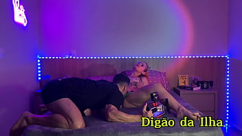 Bastidores tatuada gostosa mamando e passando óleo *completo no sheer e no red*