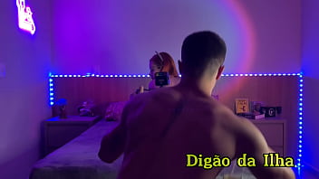 Bastidores tatuada gostosa mamando e passando óleo *completo no sheer e no red*