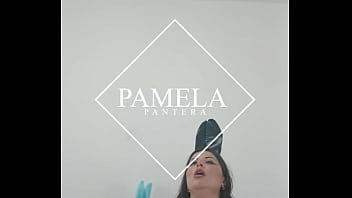 No sofá com safado comendo eu e amiga No sofá com safado comendo eu e amiga