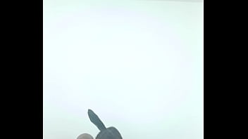 No sofá com safado comendo eu e amiga