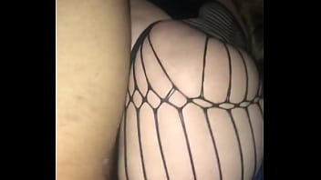 Amateur girl with huge ass likes it doggy