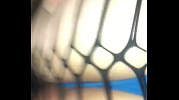 Amateur girl with huge ass likes it doggy