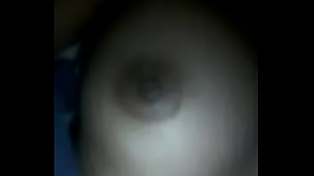 Me muestra sus senos Me muestra sus senos