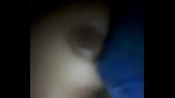 Me muestra sus senos