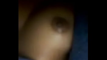 Me muestra sus senos