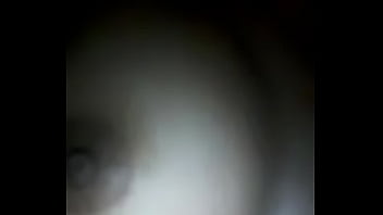 Me muestra sus senos