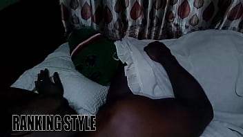Sugar mummy turned off the light Sugar mummy turned off the light