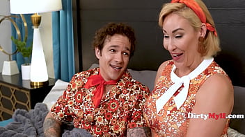 Retro sitcom shows a stepson & stepson hesitantly fucking on camera for ratings