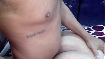 Gordinha gostosa fudendo com amigo