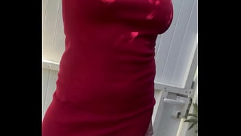 J‘attends mes invités pour un bon barbecue c’est la tenue adaptée