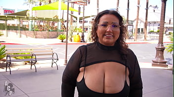 Rising bbw star looking stunning in las vegas