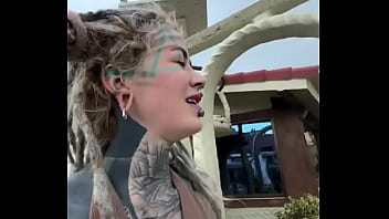 Do you like unique hotels too let me show you this crazy hotel in the heart of pattaya thailand from stun