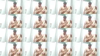 Espió a la vecina mientras se ducha y terminamos follando