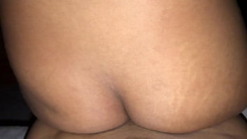 Meu marido saiu pra trabalhar e meu vizinho veio me comer gostoso