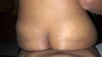 Meu marido saiu pra trabalhar e meu vizinho veio me comer gostoso