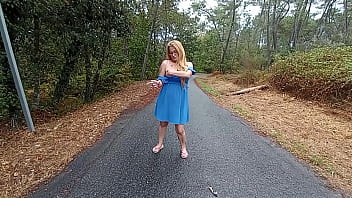 Fumo y me toco al aire libre