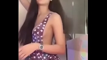 Fajne cycki młodej laski live wpadka