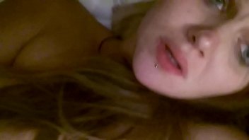 Mrs trouble playing with herself