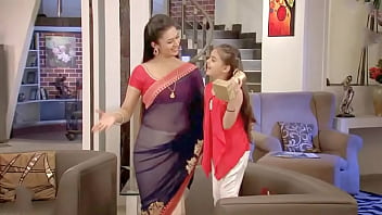 Divyanka tripathi hot cleavage & navel