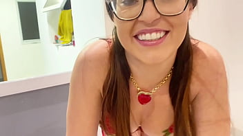 Meti na buceta e ela me deu o cuzinho virgem completo no sheer e red