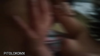 Jovencita caliente montando rico y acabando en perrito duro Jovencita caliente montando rico y acabando en perrito duro