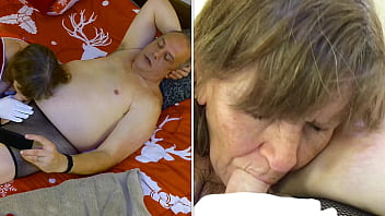 Mature celebrates christmas in july by giving a great blowjob