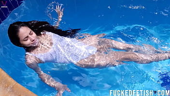 Preview week 42 skinny swimwear wetlook