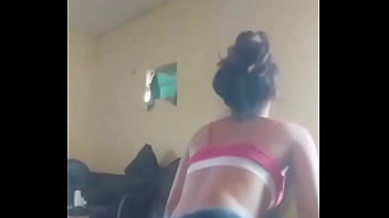 Julia moreninha gostosa rebolando
