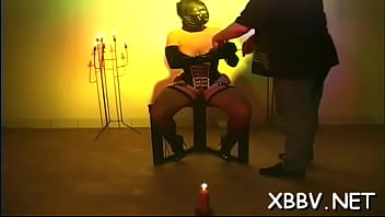 Voluptuous darling is drilling her pie