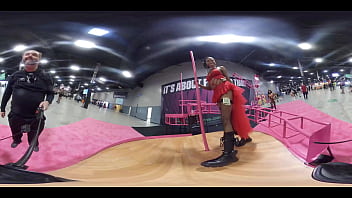 Porn star jiggle boobies and booty at convention