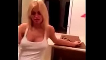 Slutsdate com whore anna loves to push the legs