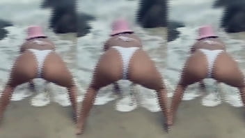 Chamei o motoboy enquanto marido nao estava