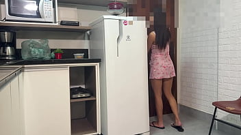 Chamei o motoboy enquanto marido nao estava