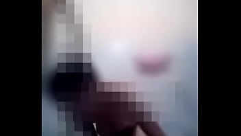 Espiando en el baño