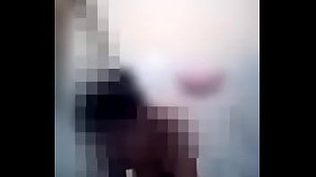 Espiando en el baño