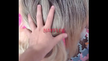 Spoiler do video acompanhada metendo no sofa