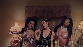 Arianagrandefeatdojaandmegan