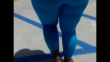 Bigbubblingbooty in blue spandex