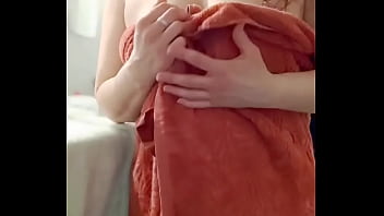 Hello les coquins vous avez passé un bon dimanche moi je sors de la douche