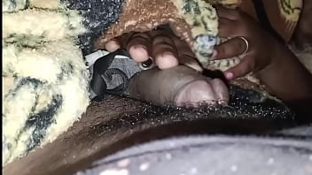 Minha cunhada bate uma punheta pra mim sofa Minha cunhada bate uma punheta pra mim sofa