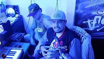 De cantar en los buses a creador de master compositor y cantante