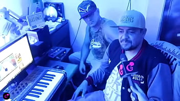 De cantar en los buses a creador de master compositor y cantante