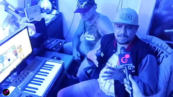 De cantar en los buses a creador de master compositor y cantante