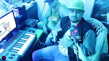 De cantar en los buses a creador de master compositor y cantante