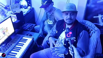 De cantar en los buses a creador de master compositor y cantante