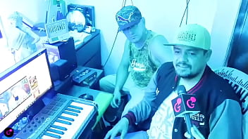 De cantar en los buses a creador de master compositor y cantante