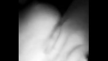 Perrita quiere semen en las tetas