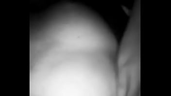 Perrita quiere semen en las tetas